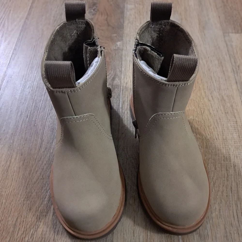 H&M Kid's Tan Ankle Boots Waterproof Sturdy Lug Sole Toddler Size 12